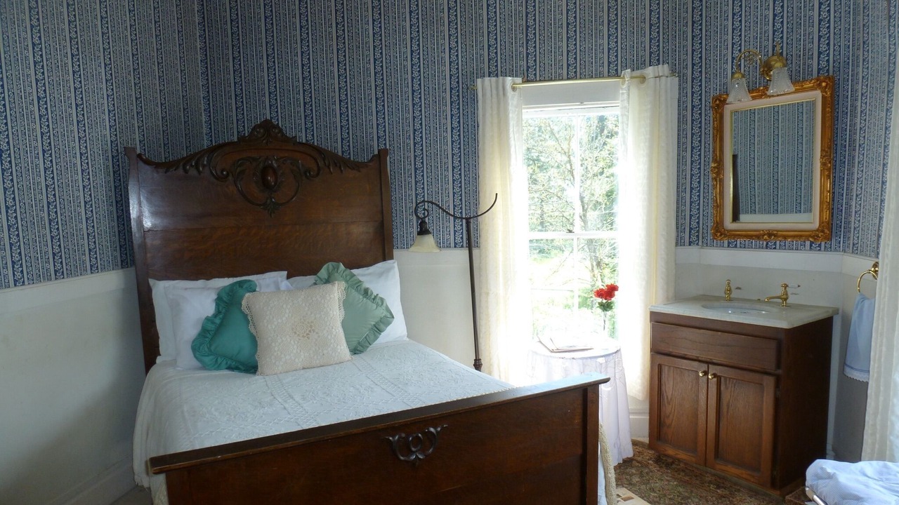 Photo of Bedroom in Avery