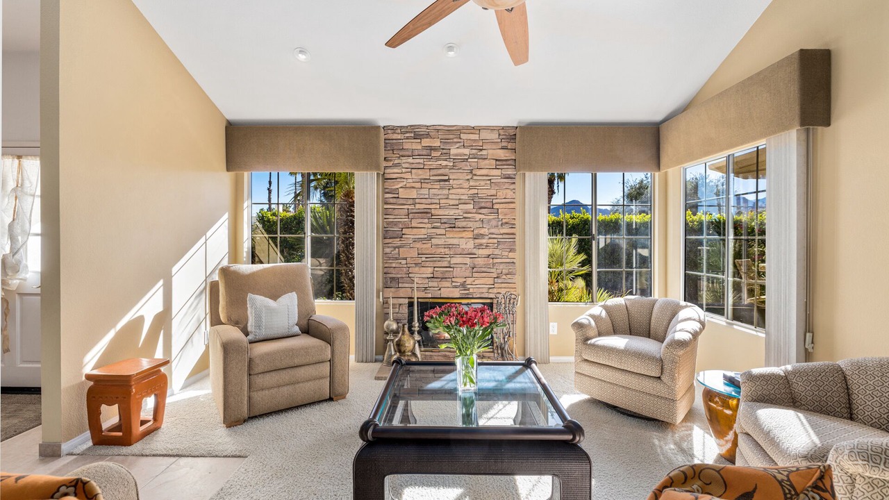 Photo of Livingroom in Palm Desert