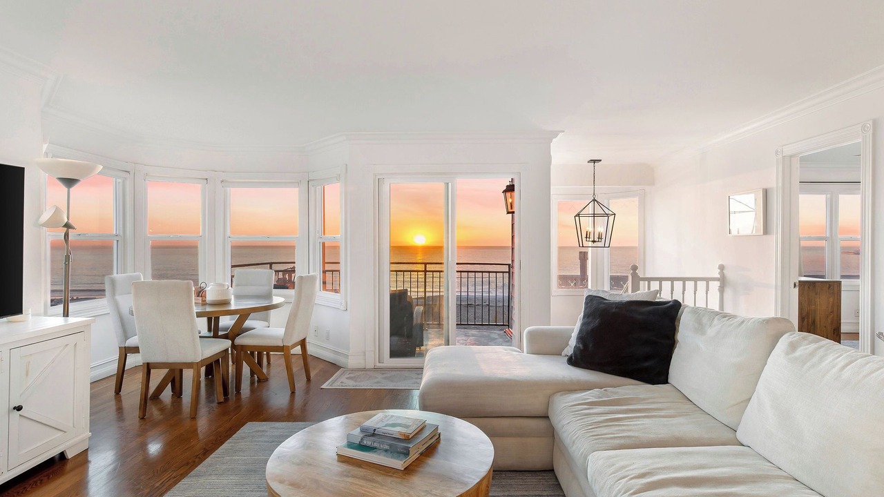 Photo of Livingroom in Gas Lamp Section