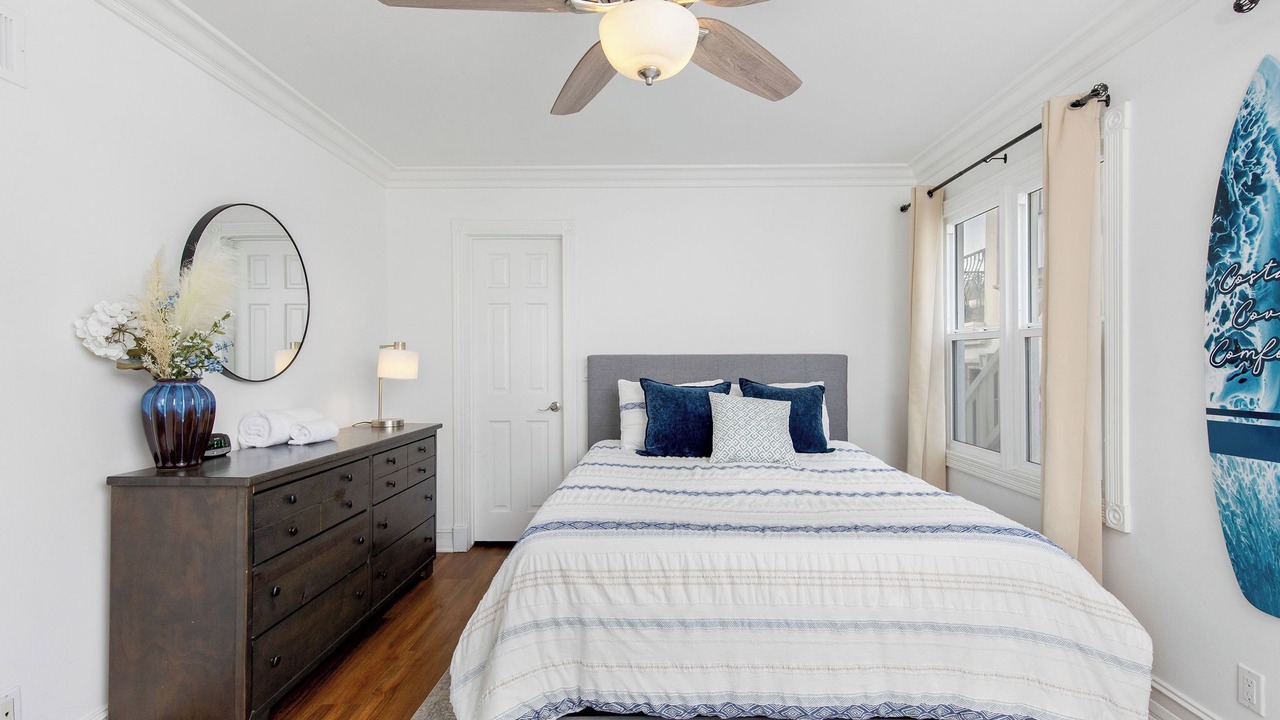 Photo of Bedroom in Gas Lamp Section