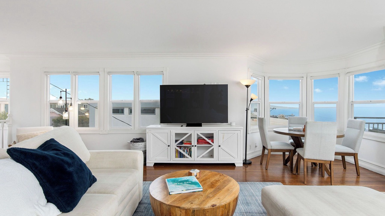 Photo of Livingroom in Gas Lamp Section