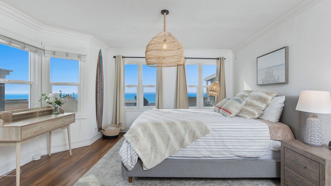 Photo of Bedroom in Gas Lamp Section