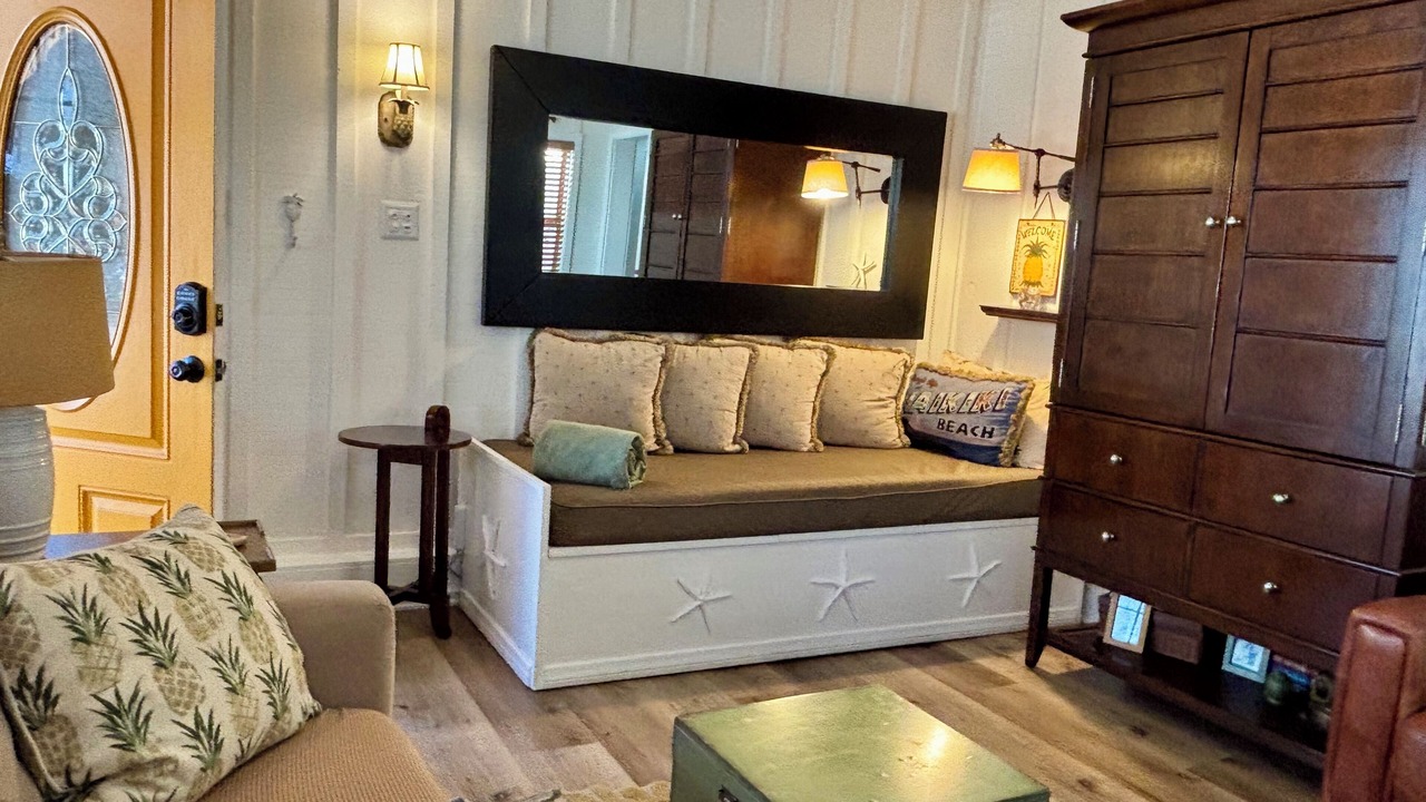 Photo of Livingroom in Old Towne
