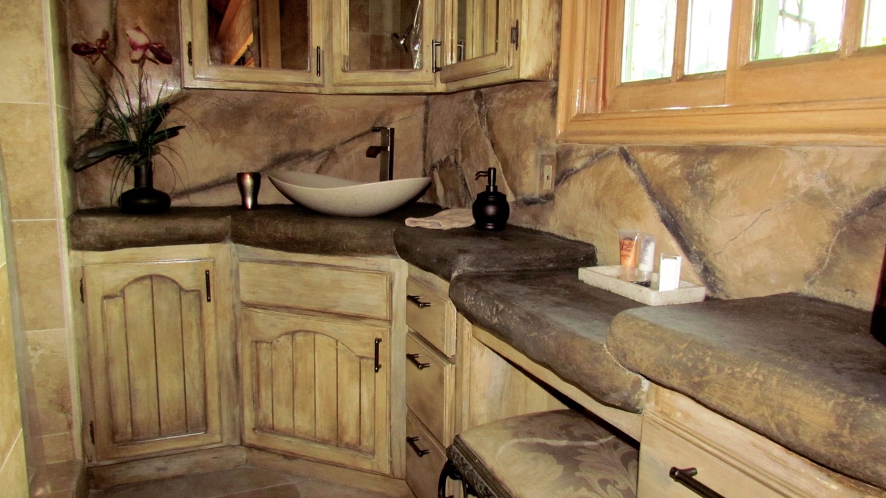 Photo of Bathroom in Valley Village