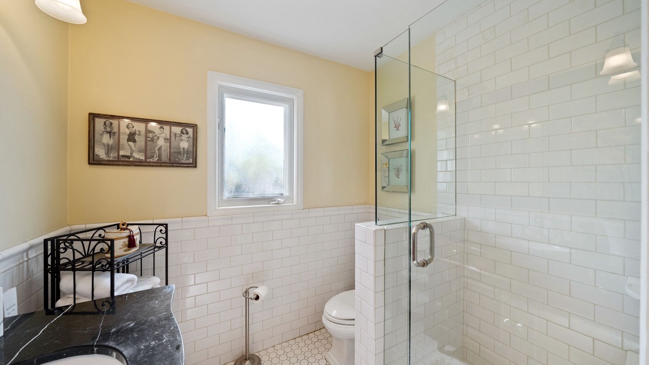 Photo of Bathroom in Corona del Mar