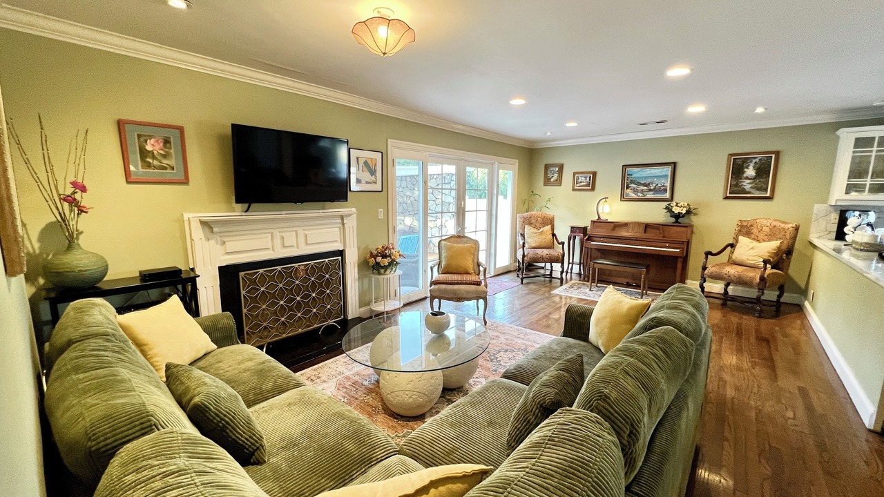 Photo of Livingroom in Monterey Park