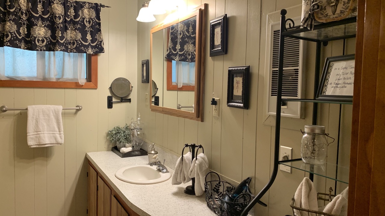 Photo of Bathroom in Julian