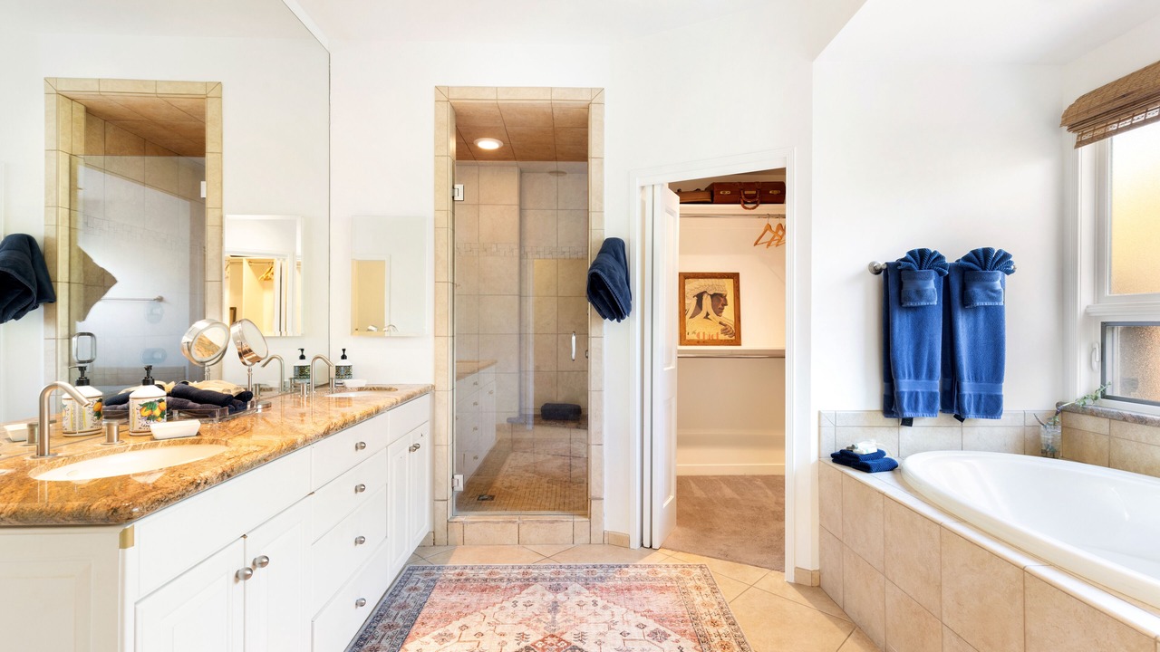 Photo of Bathroom in Historic Tennis Club