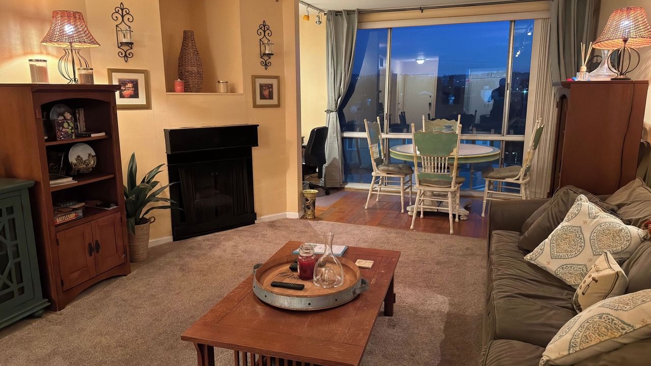 Photo of Livingroom in Valley Glen