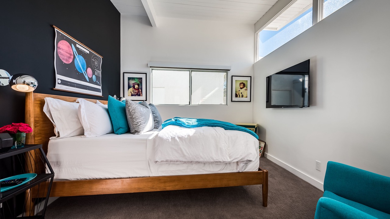 Photo of Bedroom in Racquet Club Estates