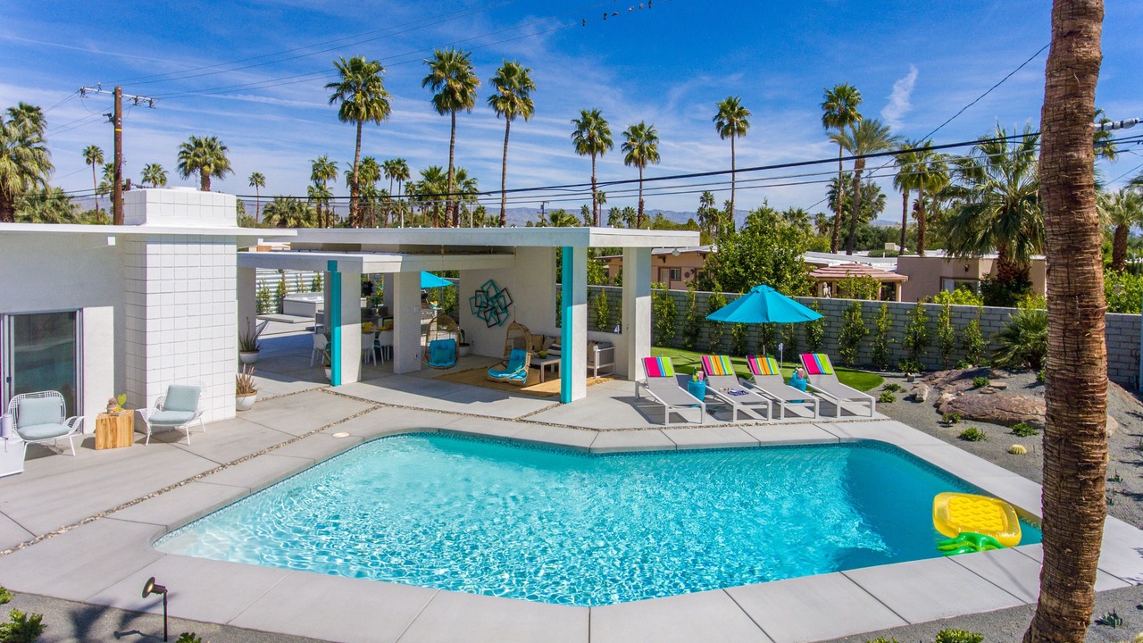 Photo of Outdoor in Racquet Club Estates