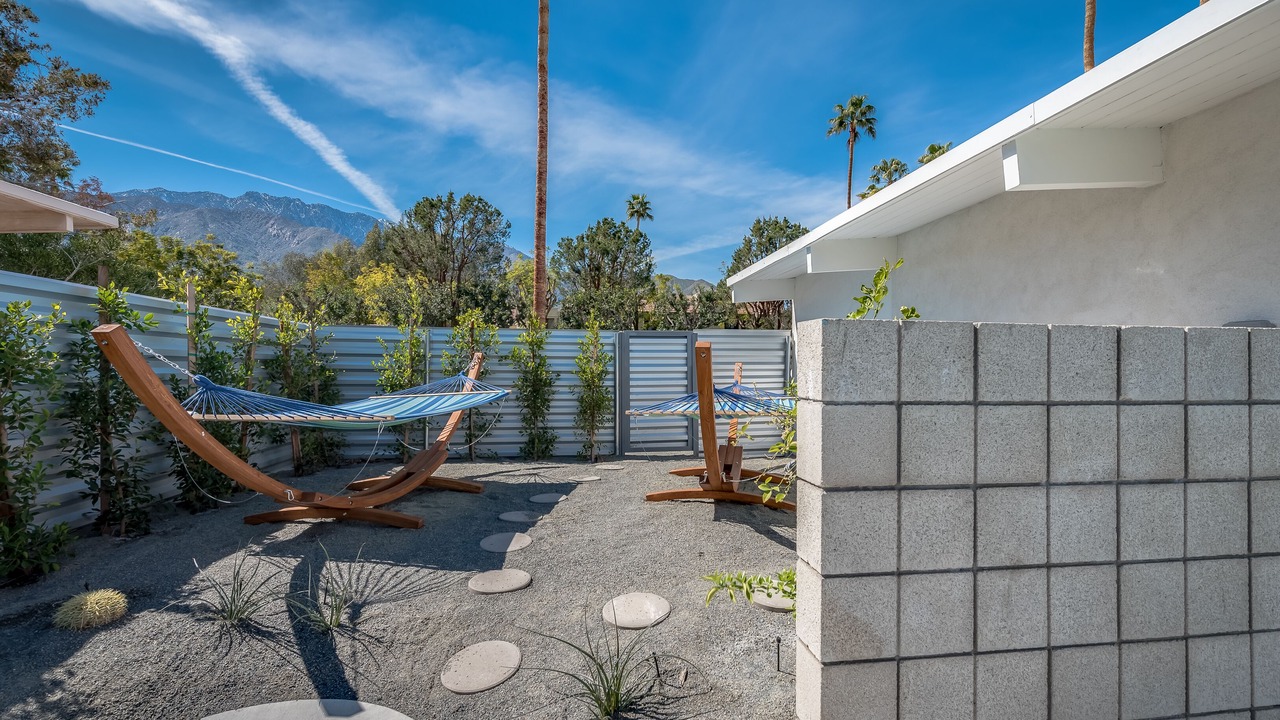 Photo of Outdoor in Racquet Club Estates