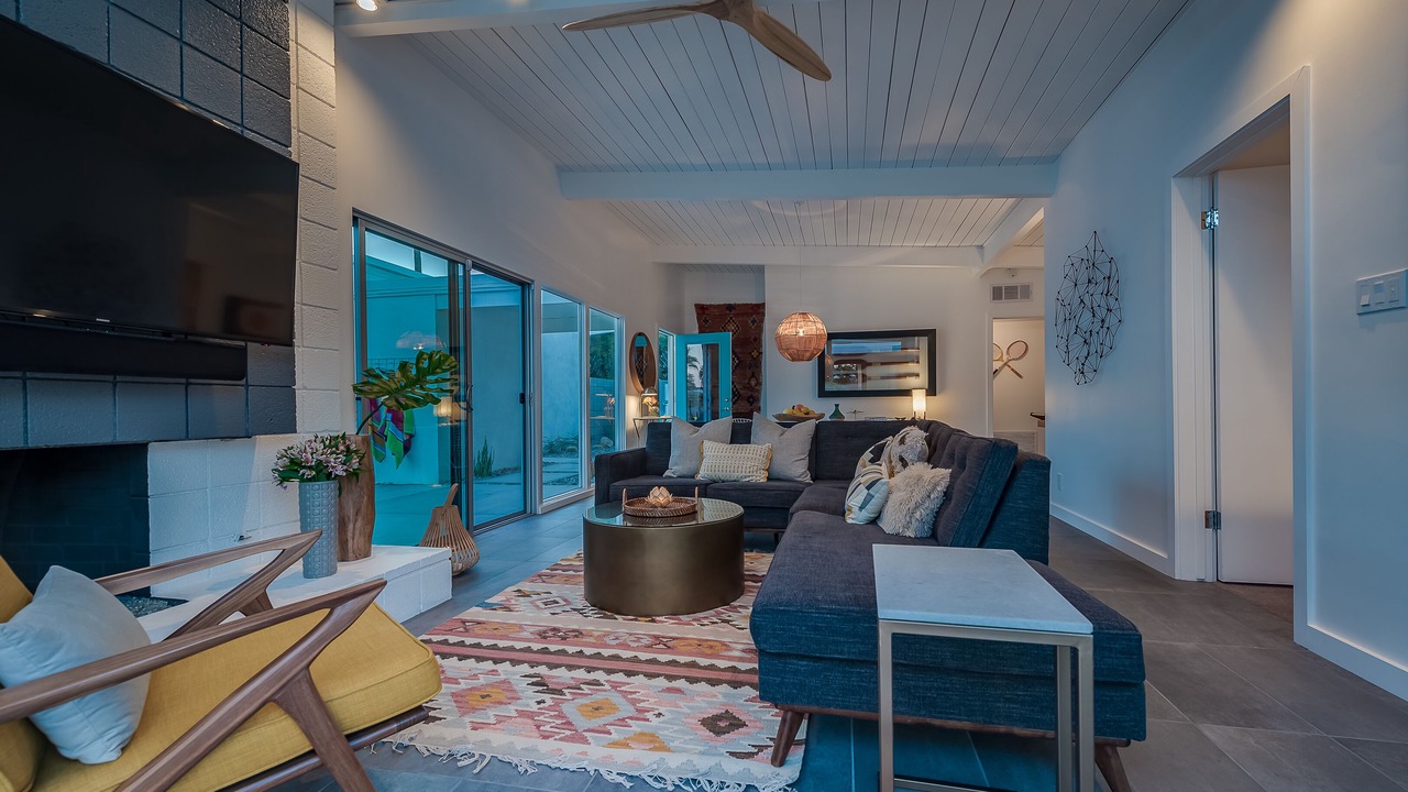 Photo of Livingroom in Racquet Club Estates