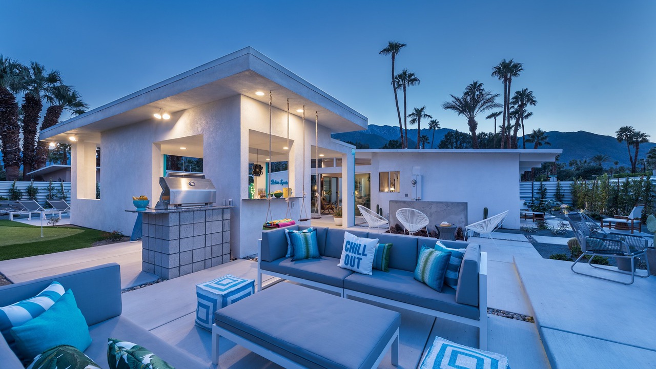 Photo of Patio Balcony in Racquet Club Estates