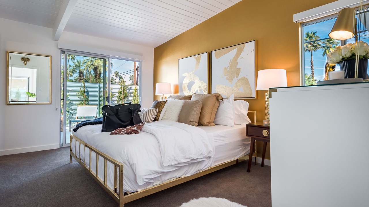 Photo of Bedroom in Racquet Club Estates