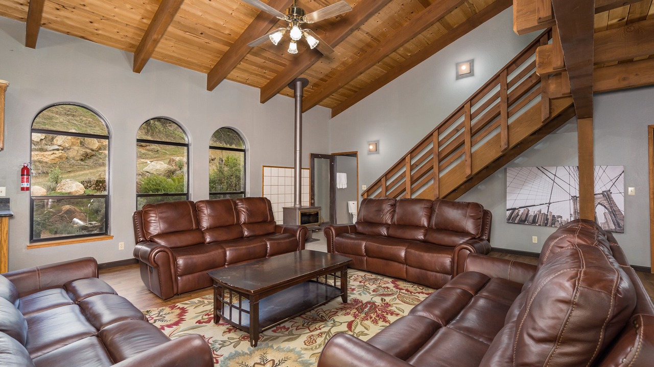 Photo of Livingroom in Coarsegold