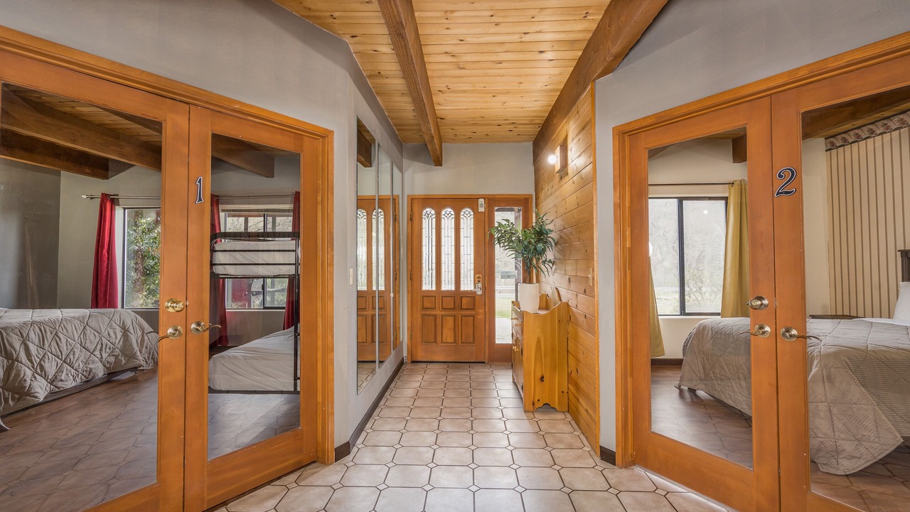 Photo of Bedroom in Coarsegold