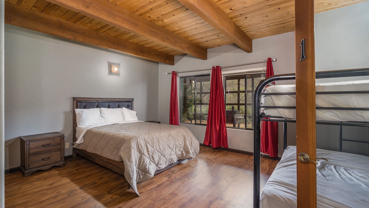 Photo of Bedroom in Coarsegold