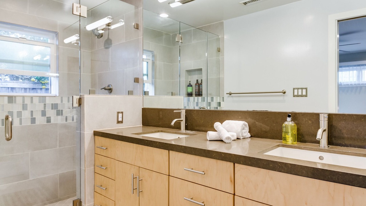Photo of Bathroom in Mar Vista