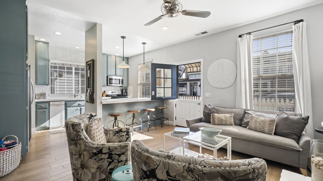 Photo of Livingroom in West Newport