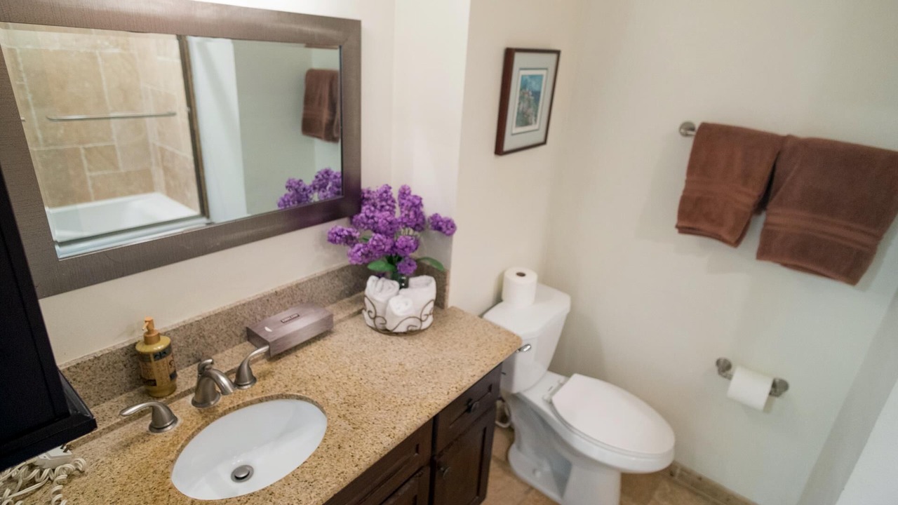 Photo of Bathroom in Oxnard Shores