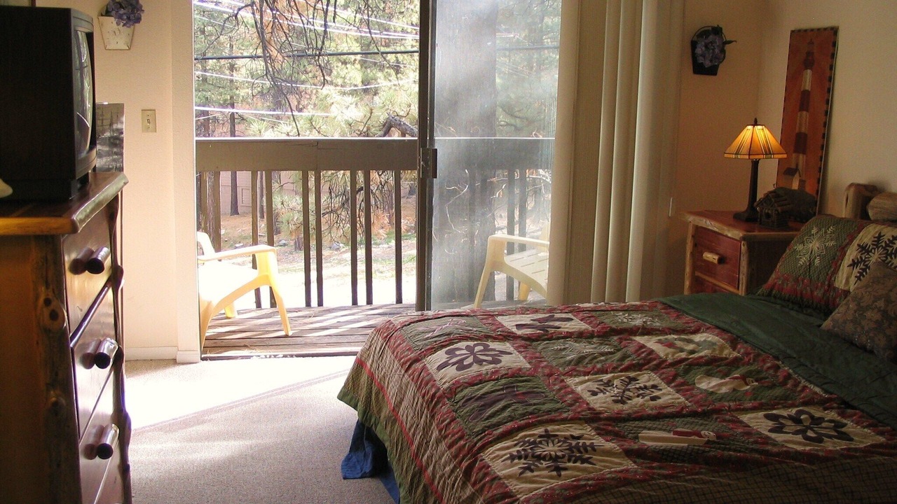 Photo of Patio Balcony in Wrightwood