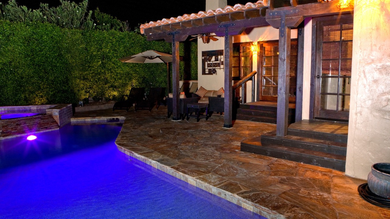 Photo of Outdoor in Warm Sands