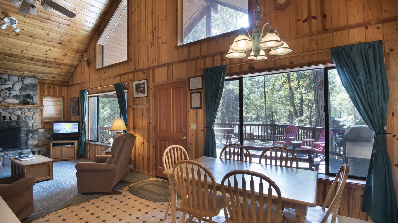 Photo of Livingroom in North Wawona