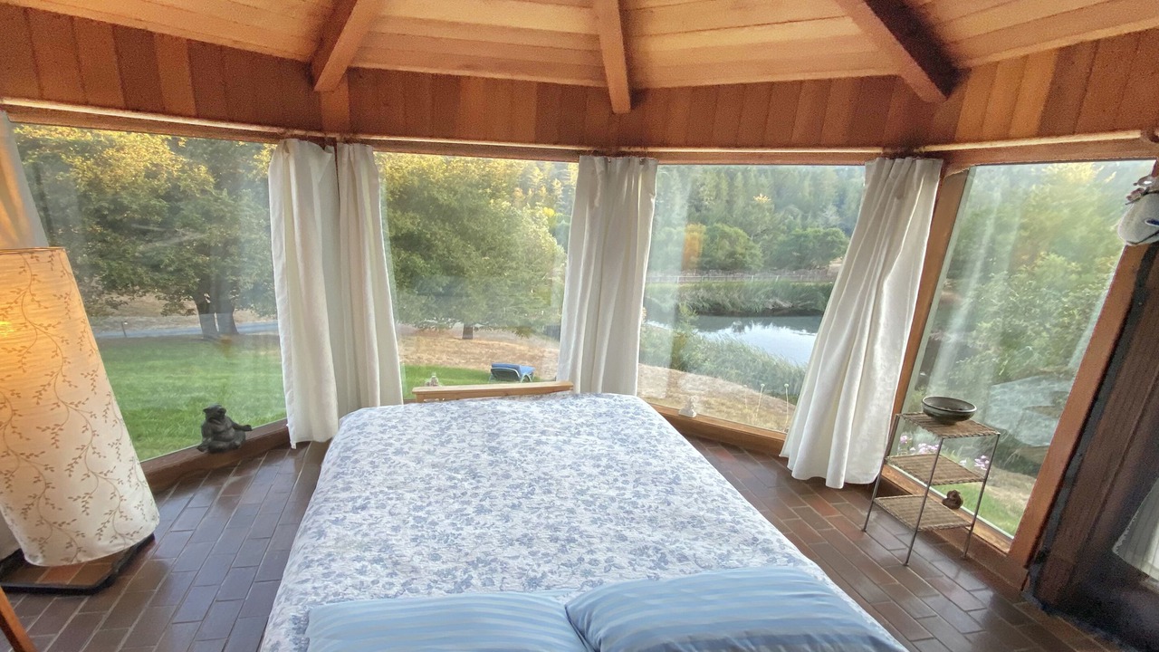 Photo of Bedroom in Redwood Valley