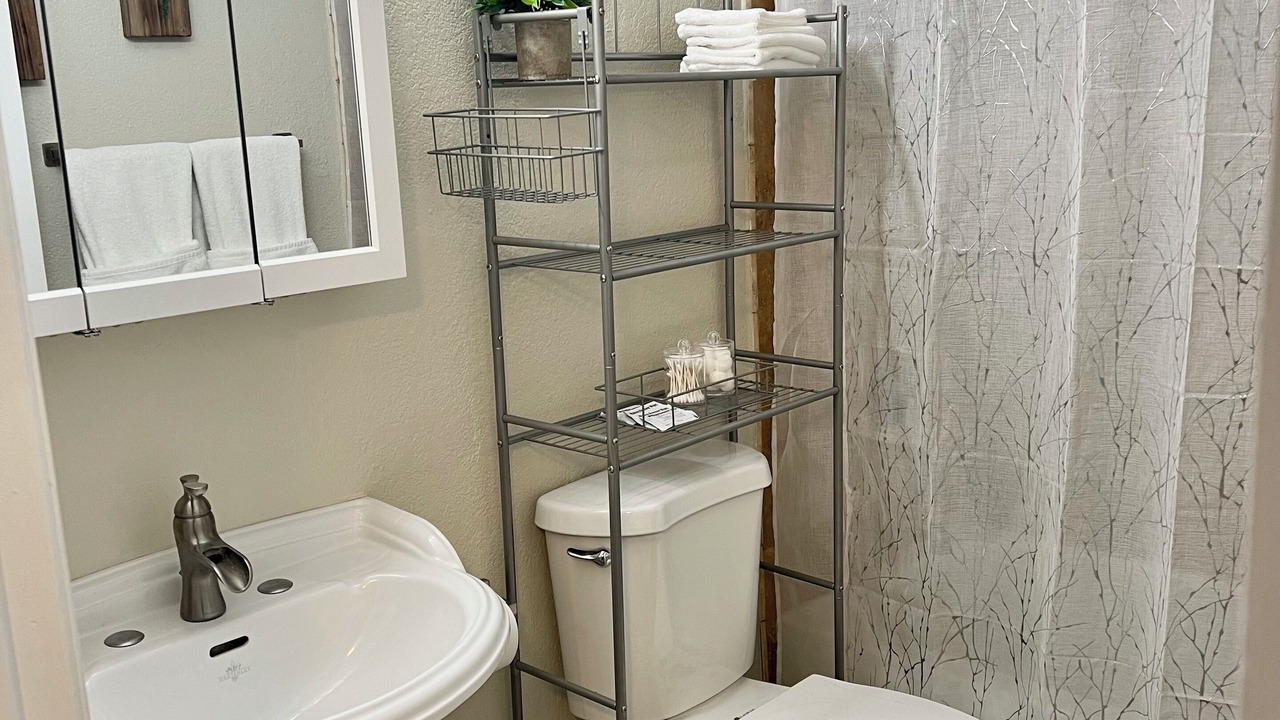 Photo of Bathroom in Midway
