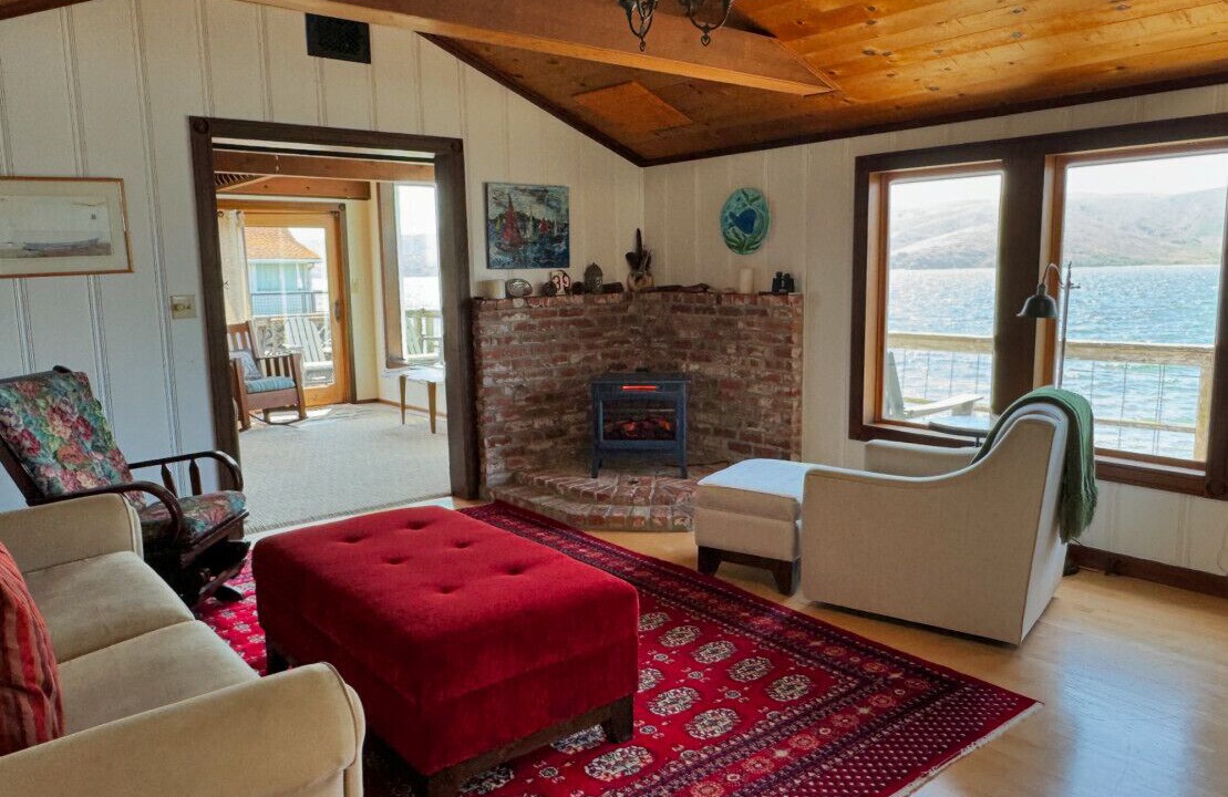 Photo of Livingroom in McDonald