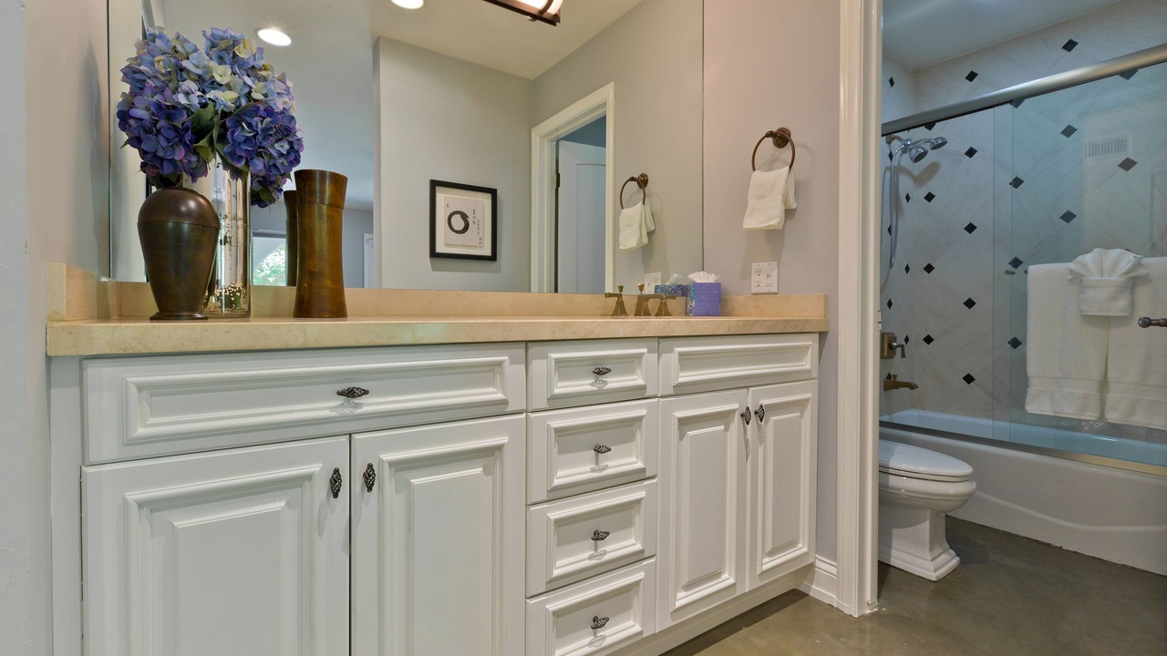 Photo of Bathroom in The Morrison