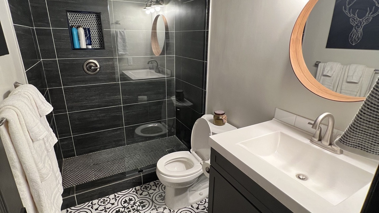 Photo of Bathroom in Blue Jay