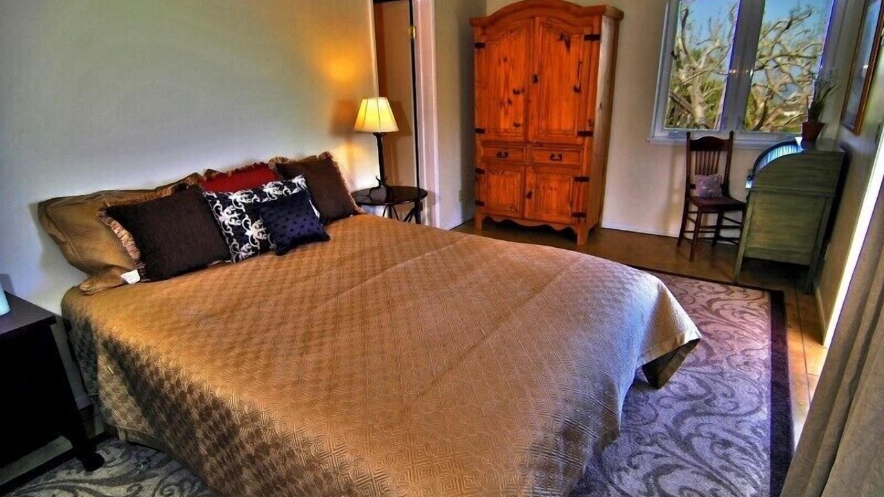Photo of Bedroom in Alta Mesa