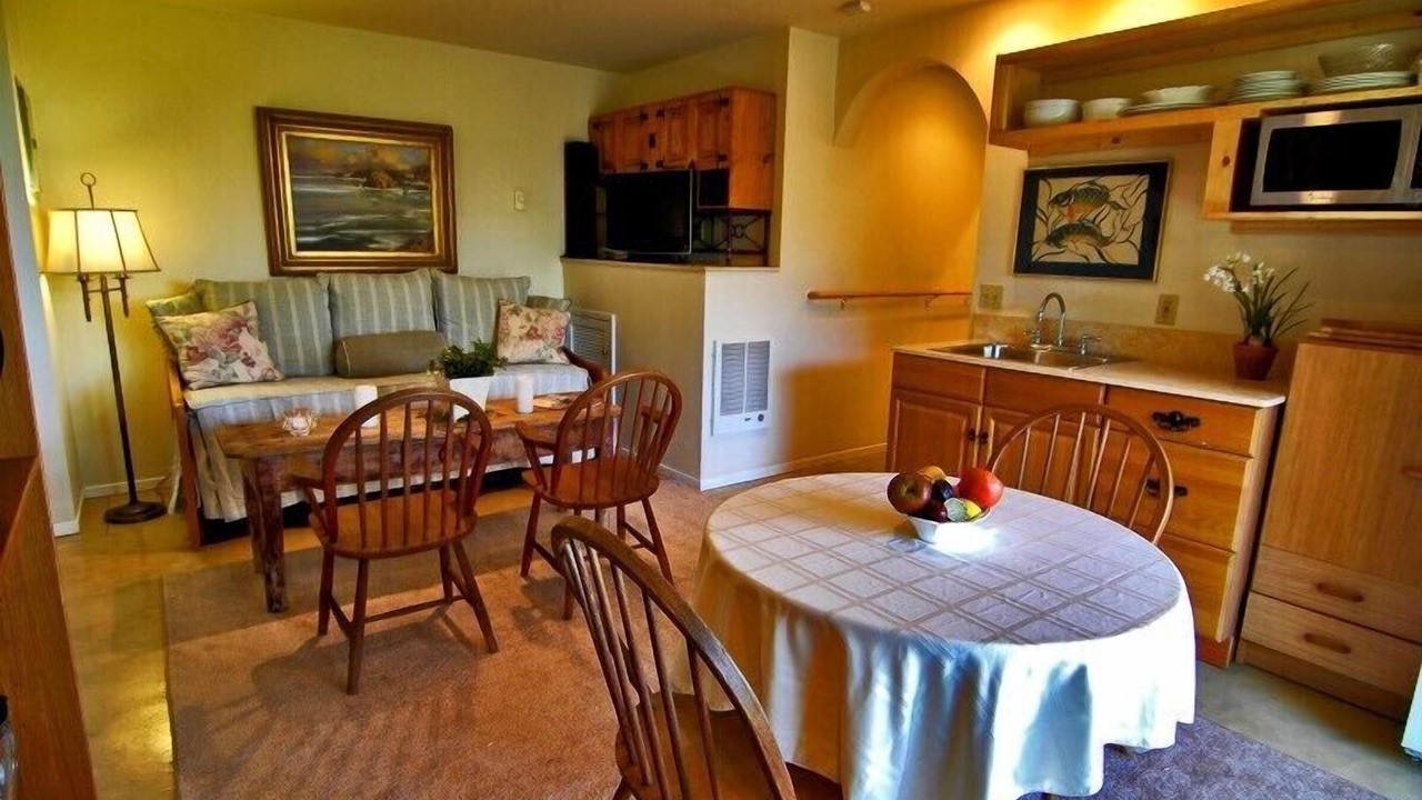Photo of Livingroom in Alta Mesa