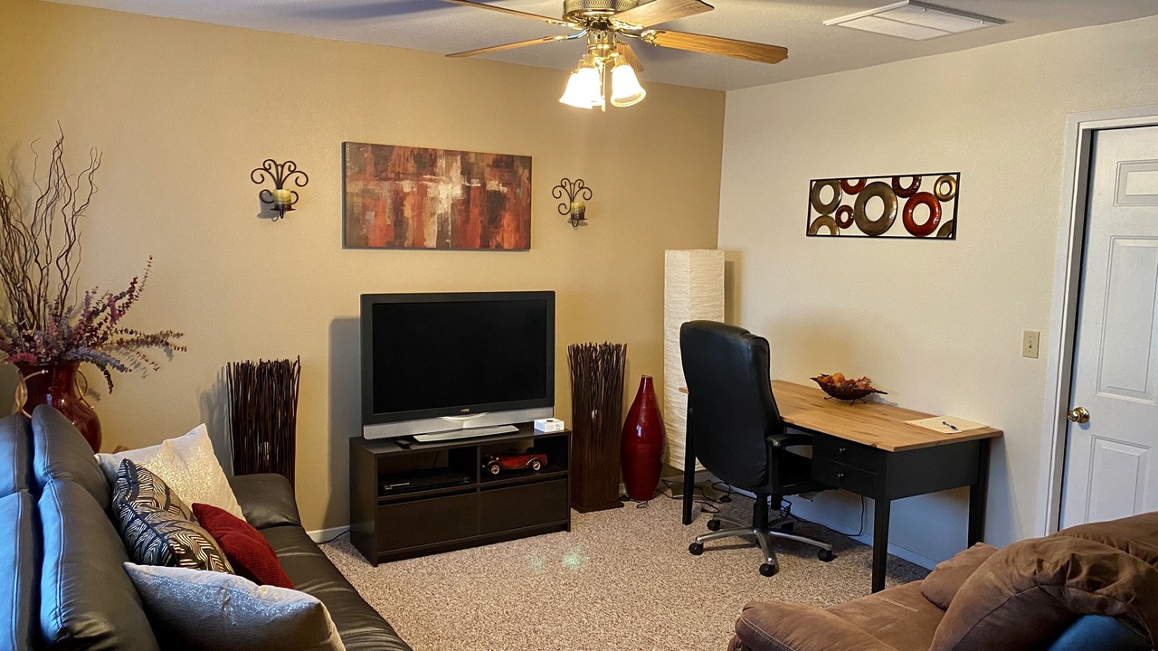 Photo of Livingroom in Phoenix Lake-Cedar Ridge