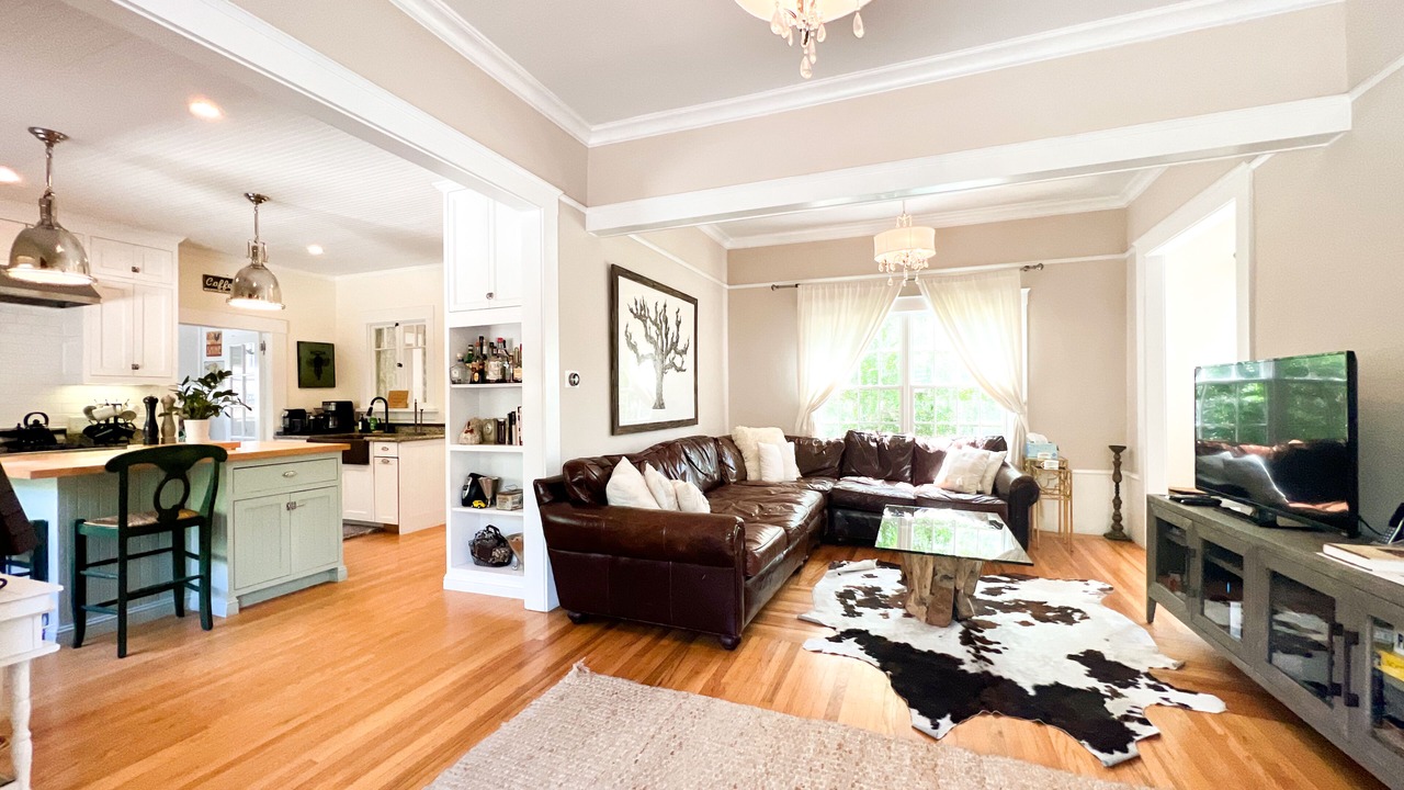 Photo of Livingroom in St. Helena