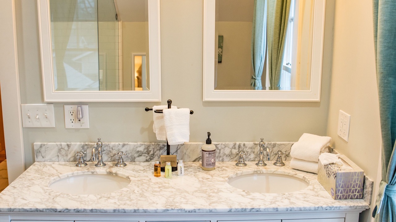 Photo of Bathroom in St. Helena