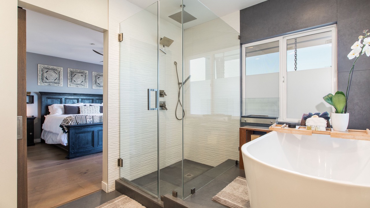 Photo of Bathroom in Gas Lamp Section