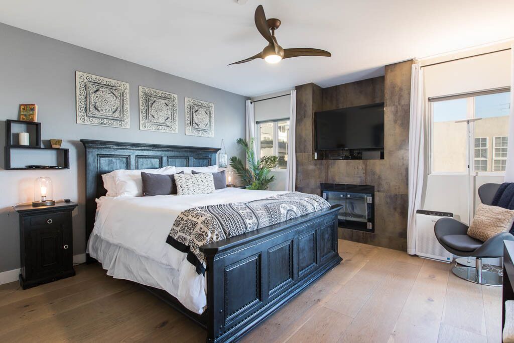 Photo of Bedroom in Gas Lamp Section