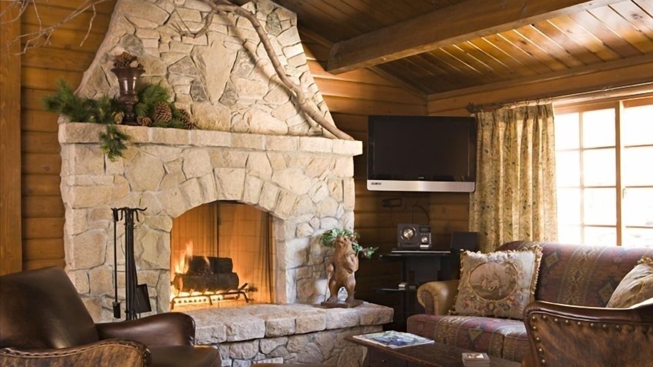 Photo of Bedroom in Lake Arrowhead