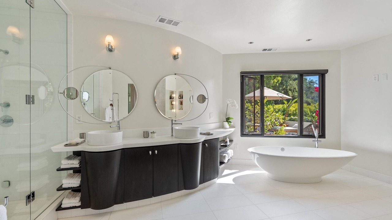 Photo of Bathroom in Beverly Hills