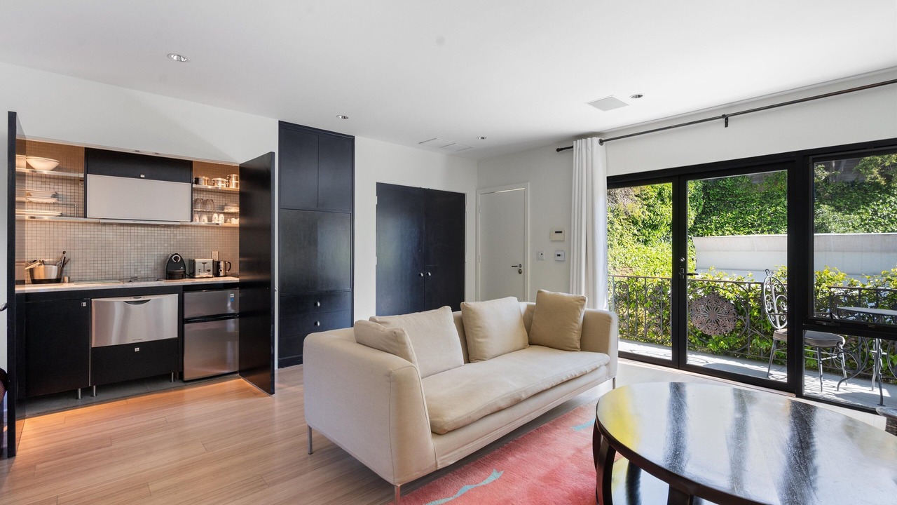 Photo of Livingroom in Beverly Hills
