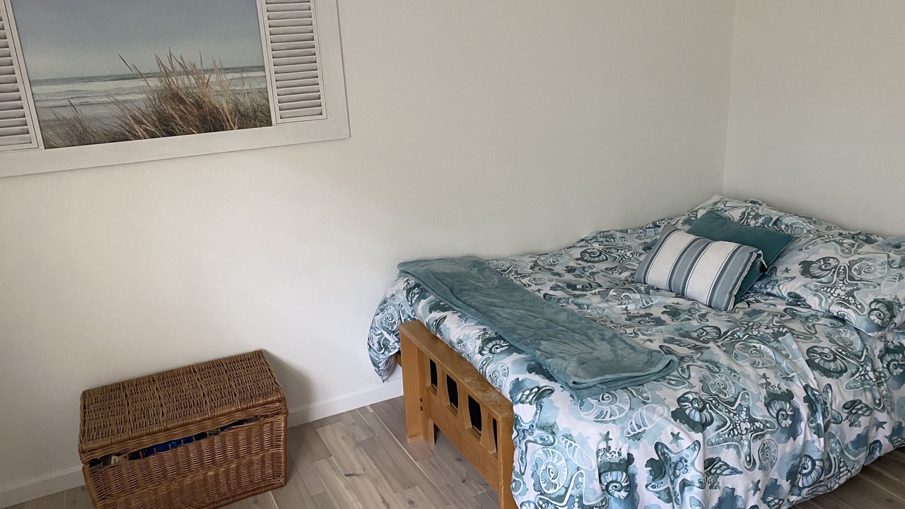 Photo of Bedroom in Pierpont Bay