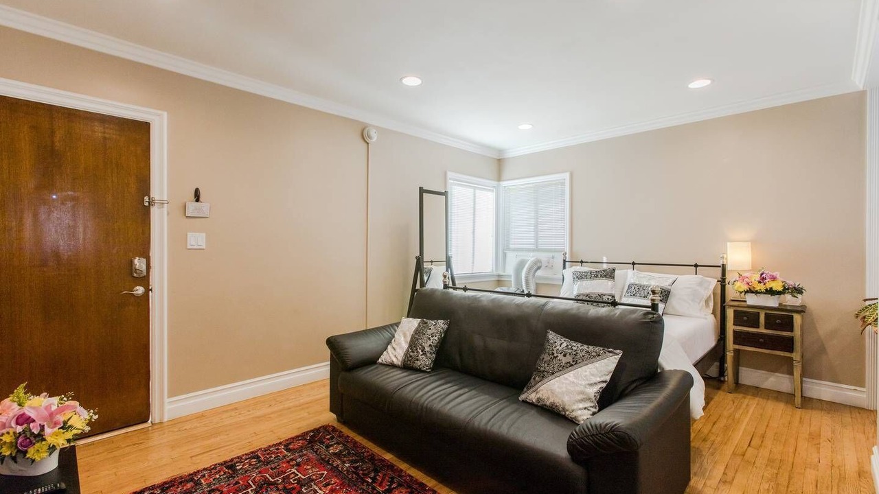 Photo of Livingroom in Burbank