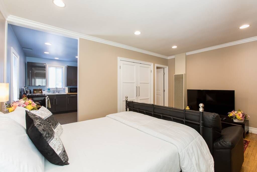 Photo of Bedroom in Burbank