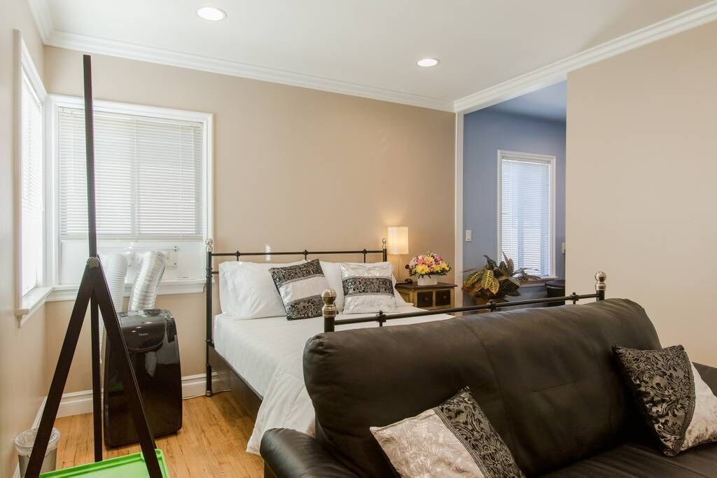 Photo of Bedroom in Burbank
