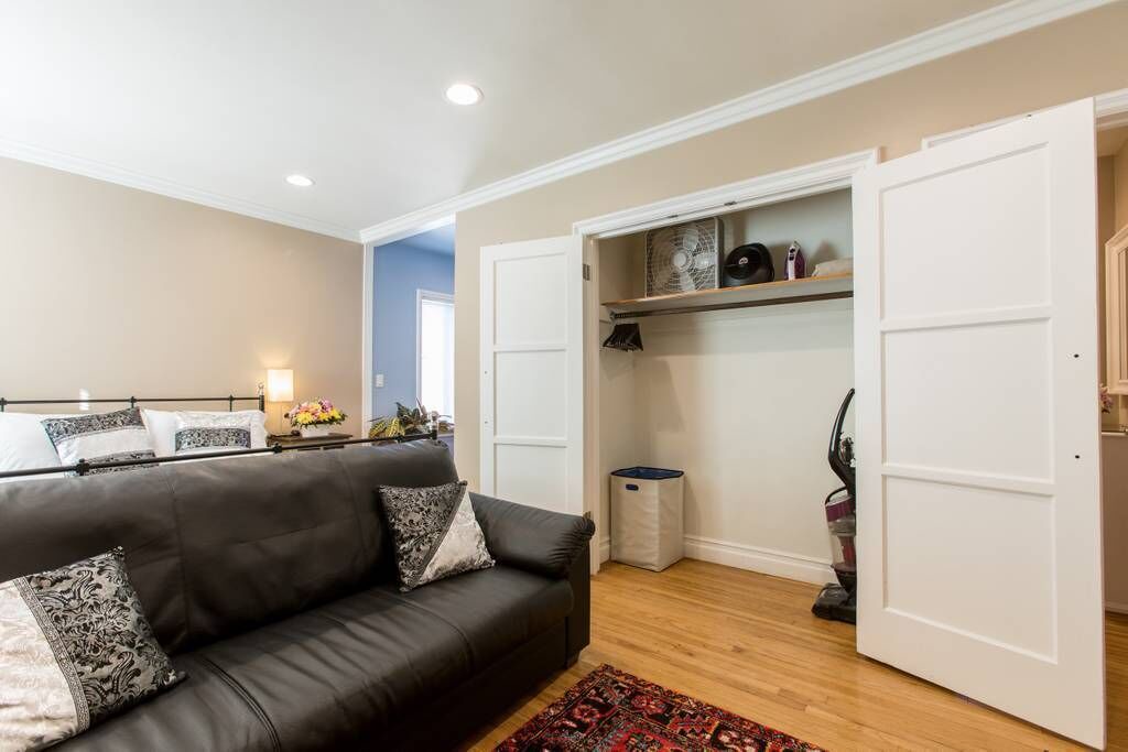 Photo of Livingroom in Burbank