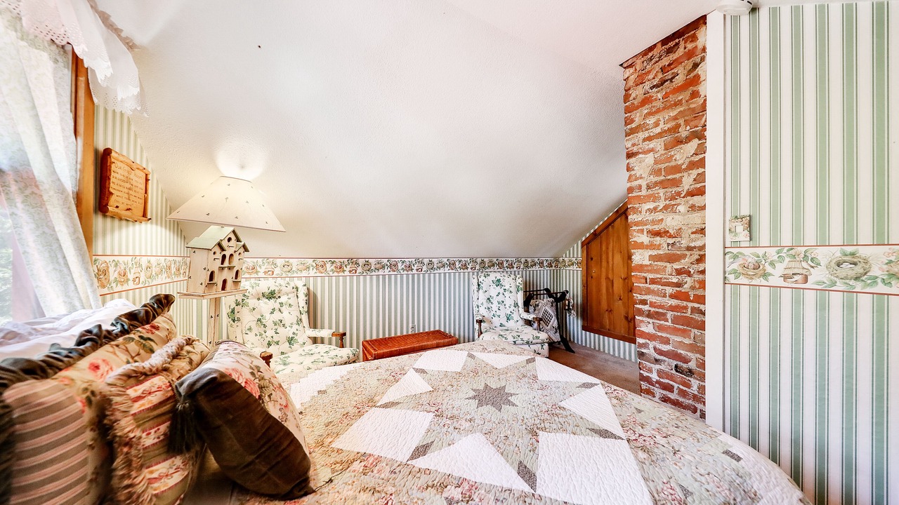 Photo of Bedroom in Idyllwild