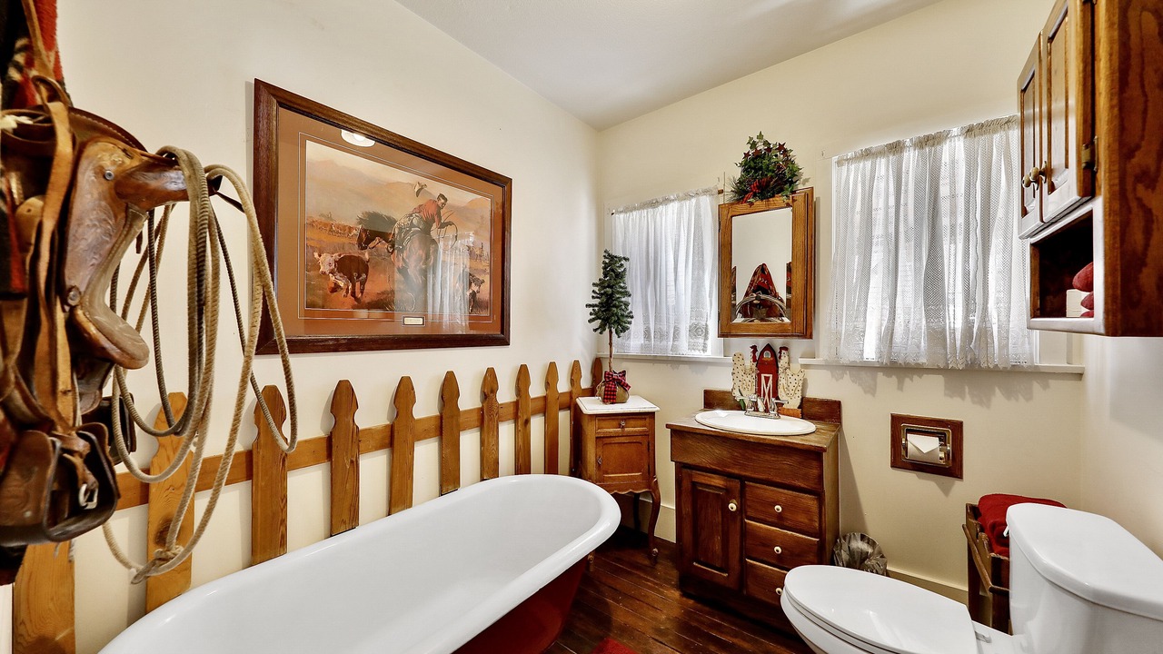Photo of Bathroom in Idyllwild